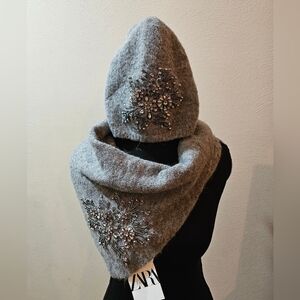 Zara Elegant Gray Embellished Scarf